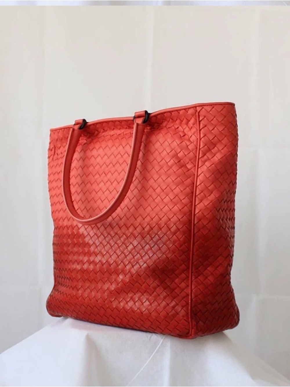 RARE BOTTEGA VENETA
REDIORANGE OMBRE
TOTE BAG